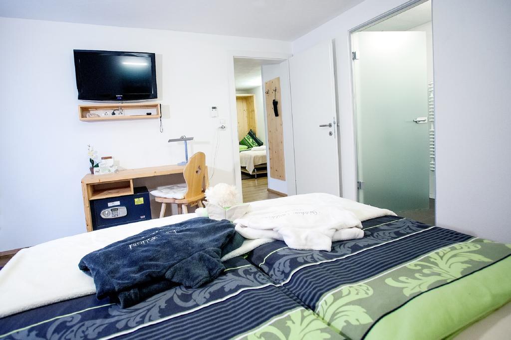 Gaestehaus Waldrand Garni ヴィージング エクステリア 写真