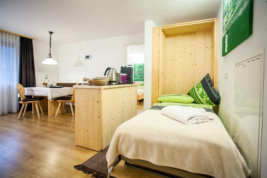 Gaestehaus Waldrand Garni ヴィージング エクステリア 写真